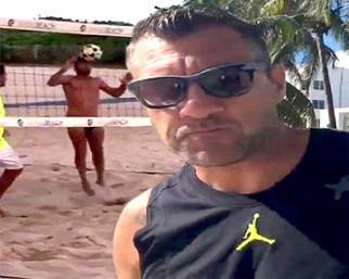 Bobo Vieri e Stefano Bettarini, a Miami pazzi del footvolley