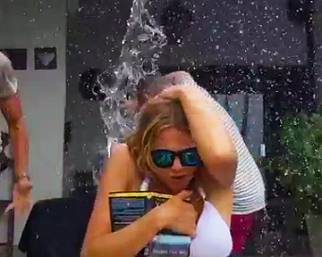 Natasha Stefanenko, a tutto mare con Luca in Brasile
