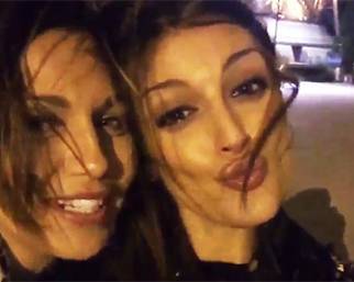Cristina Buccino e Debora Salvalaggio a Parigi