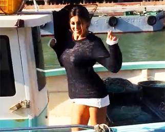 Cristina Buccino, shooting con balletto