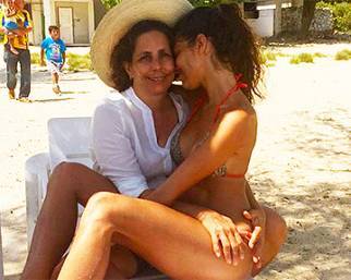 Ariadna Romero, vacanze a Cuba con la mamma
