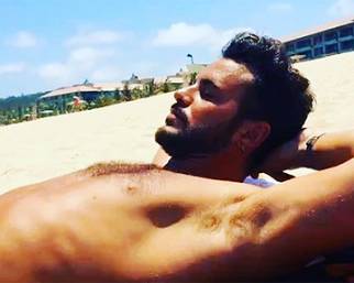 Andrea Montovoli a Bali romantico con Luna Graziano