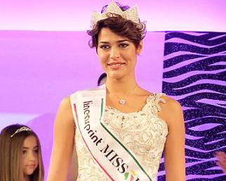 Miss Italia, Alice Sabatini sfila in abito da sposa