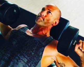 Stefano Bettarini, adone tutto muscoli