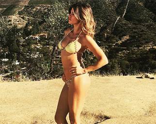 Elisabetta Canalis, shooting in bikini