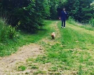 Tomaso Trussardi al telefono, Lilly corre veloce