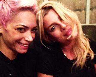 Emma Marrone va a fare la spesa con Elodie Patrizi