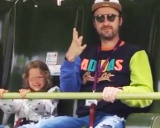Alessia Marcuzzi 'and family' a Disneyland Paris