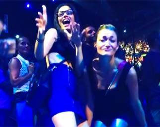 Marica Pellegrinelli scatenata con l'amica