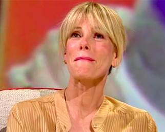 Alessia Marcuzzi in lacrime da Costanzo