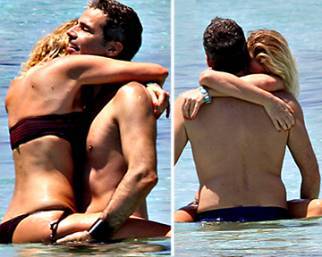 Alessia Marcuzzi, un mare di passione con Paolo