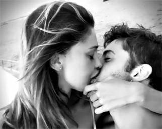 Belen, amore al bacio con Andrea Iannone