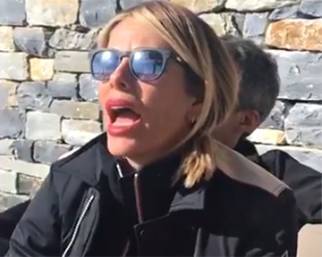 Alessia Marcuzzi torna bambina in montagna