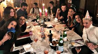 Belen con i suoi al compleanno di mamma Veronica