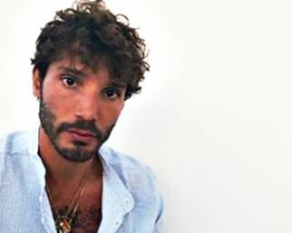 Stefano De Martino, estate da single senza Amici...