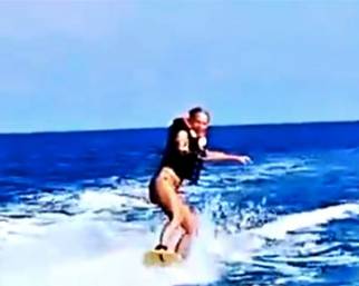 Maria De Filippi regina del wakeboard