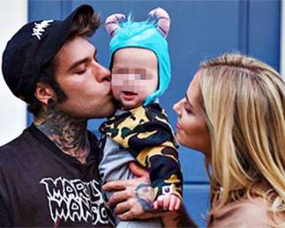 Fedez, primo compleanno da papà