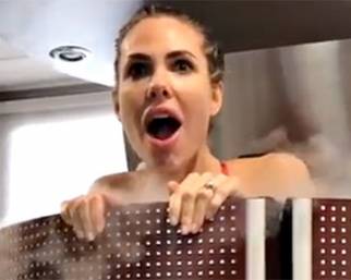 Ilary Blasi freezata dalla crioterapia