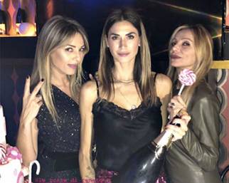 Melissa Satta, compleanno con Maddox e poi con le amiche