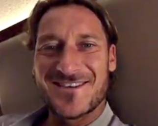 Totti fa gli auguri ad Asia Nuccetelli