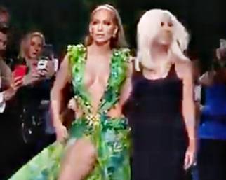 Jennifer Lopez lascia tutti a bocca aperta a Milano