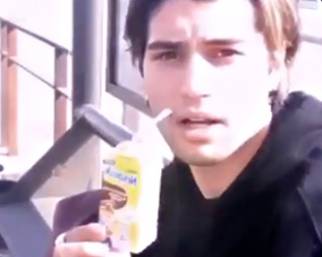 Niccolò Bettarini conduttore de Il Collegio Off