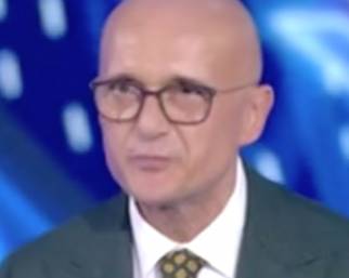 Alfonso Signorini confessa: 'Sono sordo'