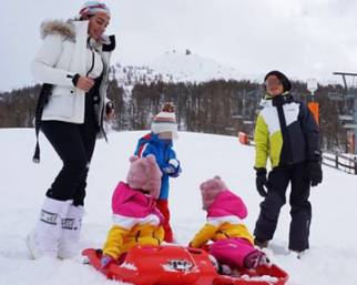 Georgina Rodriguez sulla neve con i figli
