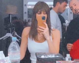 Belen copia il look a Cecilia