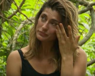 Elisa Isoardi in lacrime per la madre