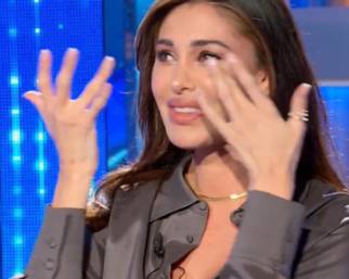 Belen Rodriguez, intervista in lacrime dalla Venier