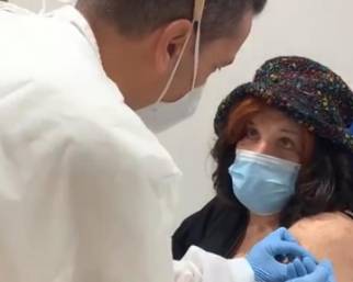 Patrizia De Blanck, il video del vaccino