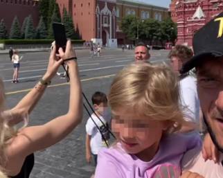 Ilary Blasi e Francesco Totti volano in Russia con i figli