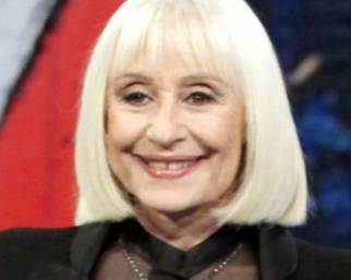 Raffaella Carrà, il commosso addio di Maria De Filippi
