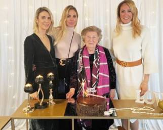 Ilary Blasi festeggia i 90 anni della nonna