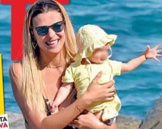 Cristina Chiabotto incinta in bikini