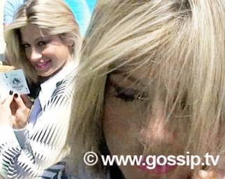 Veline sedute in Europarlamento? No, in Sardegna al tavolo del poker!